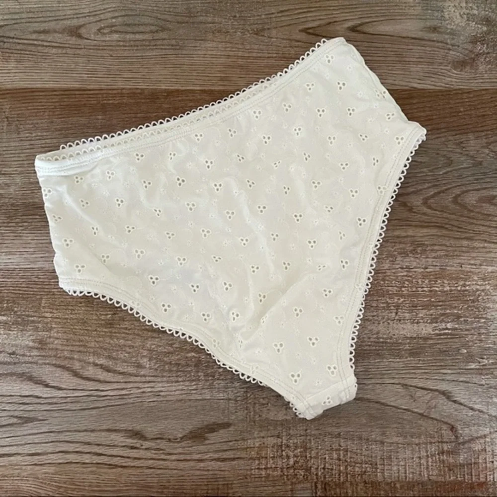 NWT Mermaid Sighting White Eyelet Bikini Bottom